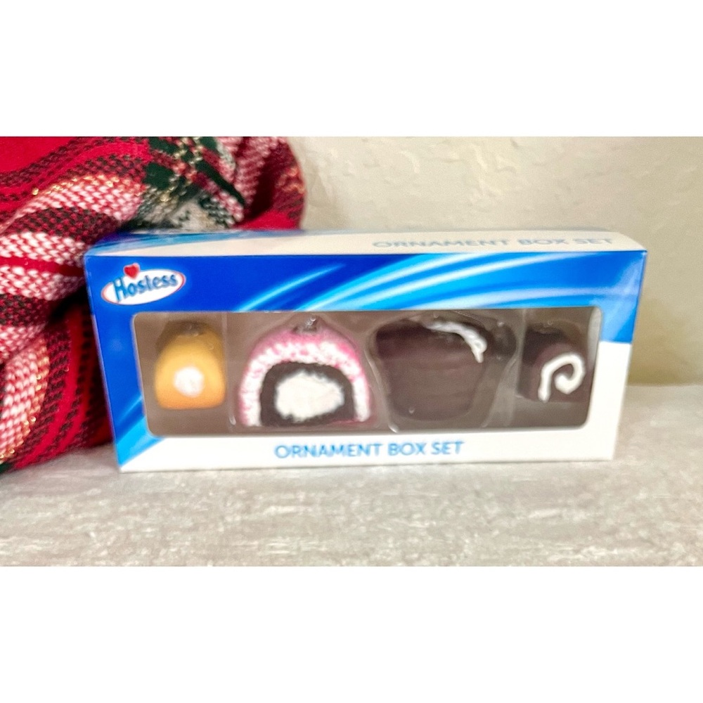 HOSTESS  VHTF Cakes Christmas Ornaments